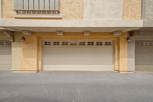 Building Photo - 16825 N 14th St