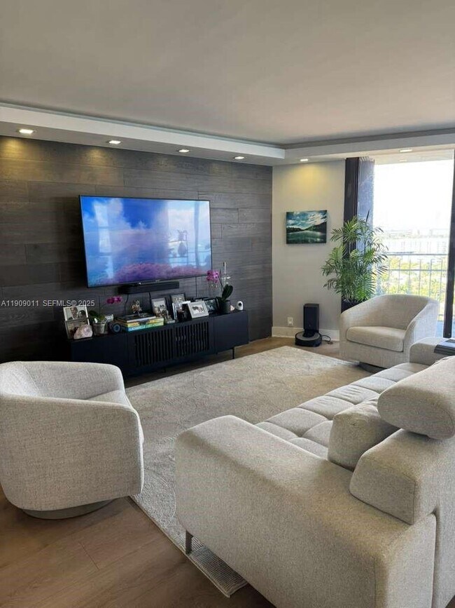 Building Photo - 4000 Towerside Terrace