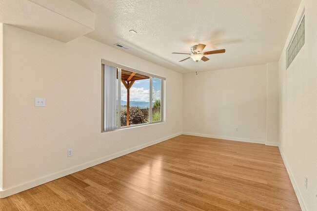 Building Photo - 4334 Vineyard Terrace