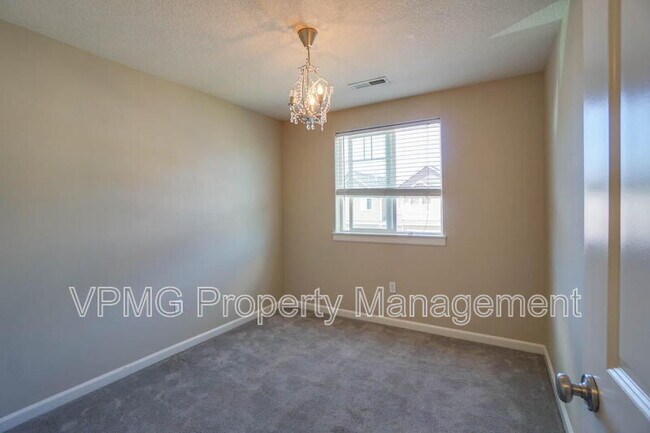 Building Photo - 4013 NE 89th Way
