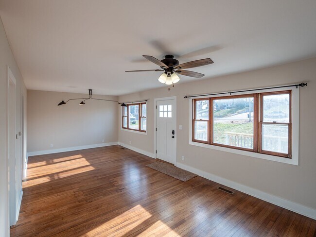 Building Photo - Westwood