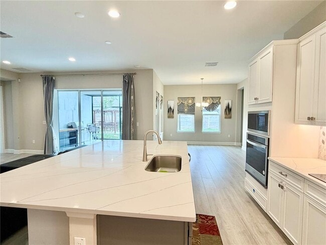 Building Photo - 19153 Planetree St