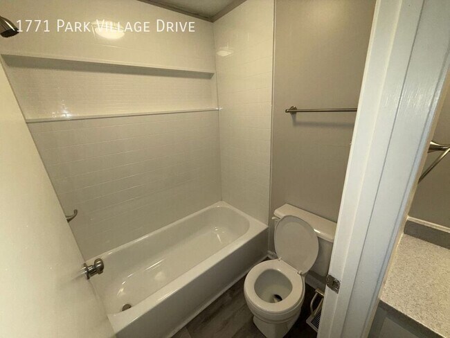 Building Photo - 1771 Park Village Dr