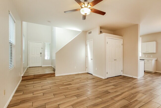 Building Photo - 12026 W Yuma St