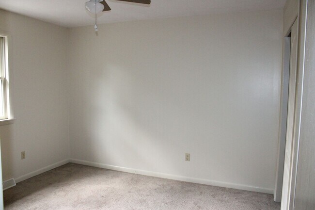 Building Photo - 267 Ark Dr
