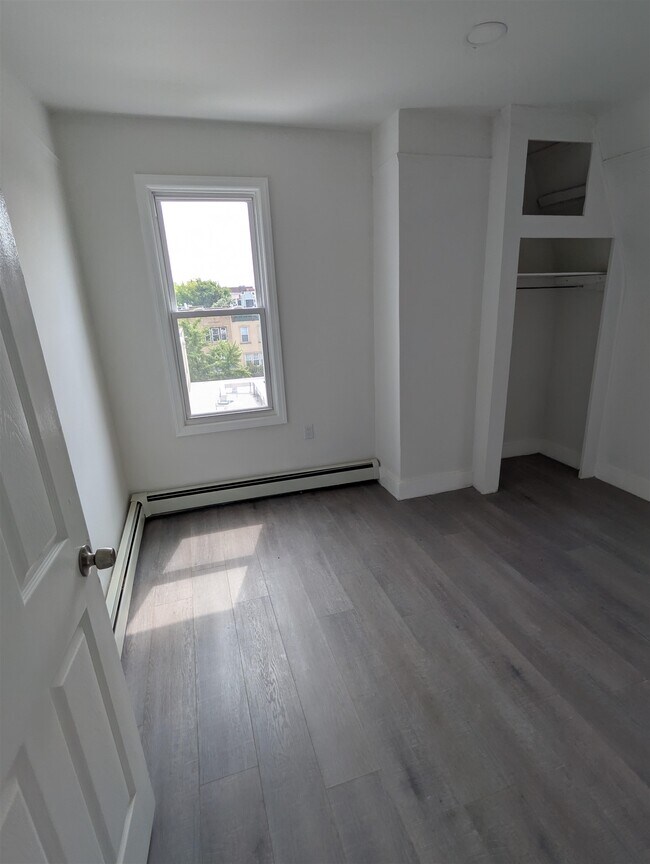 Building Photo - 10 Sherman Pl