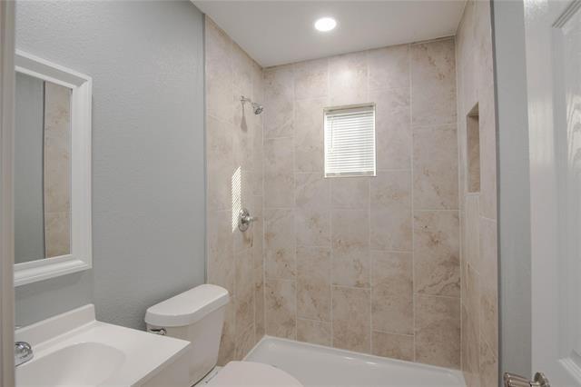 Building Photo - 540 Hensley Dr