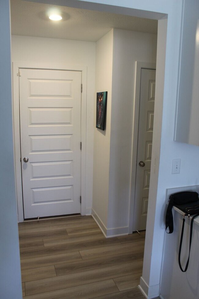 Building Photo - Coming Soon! Beautiful 3 BR Condo in Avon!