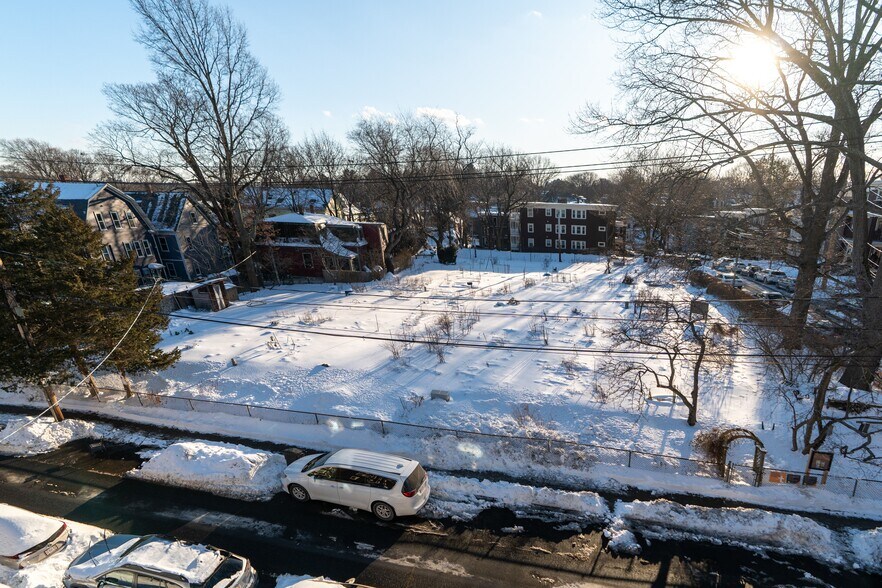 Building Photo - 108 Paul Gore St