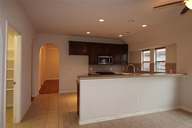 Building Photo - 3014 Pinecrest Dr
