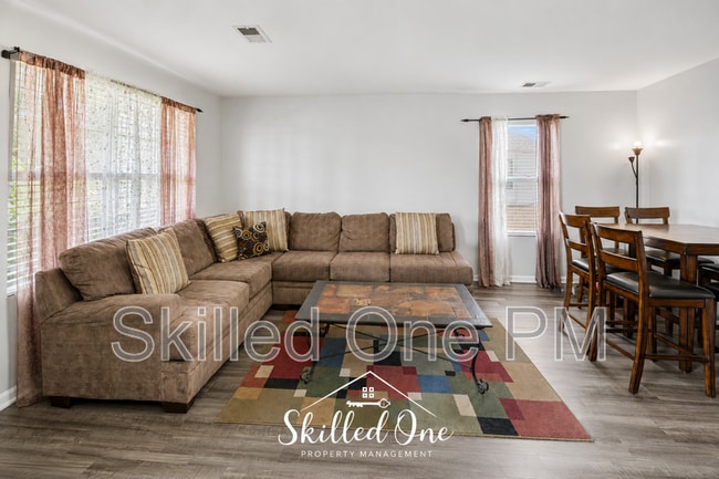 Building Photo - 3914 SE Jack Pine Ct