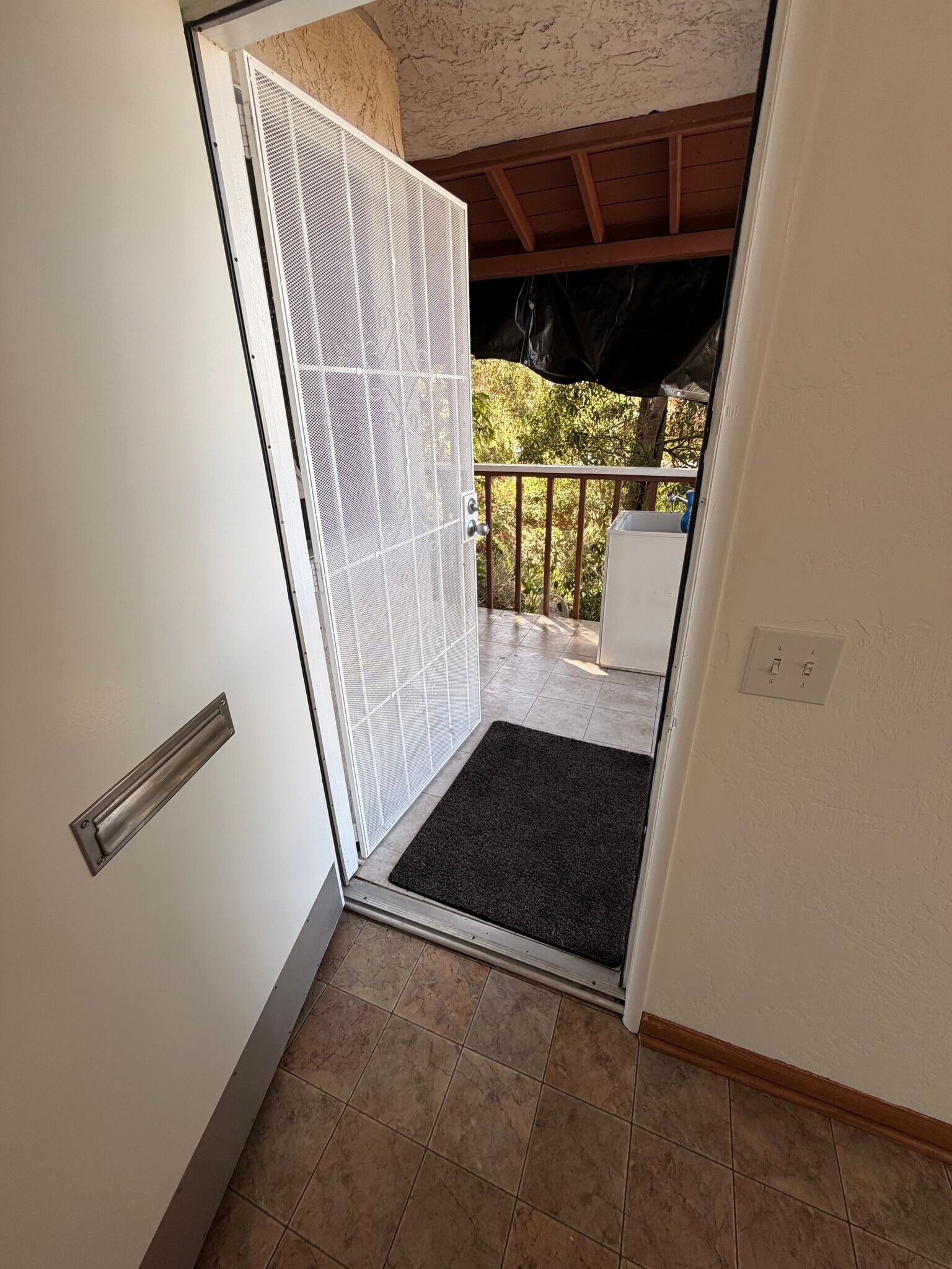 Building Photo - 1946 Monte Vista Dr