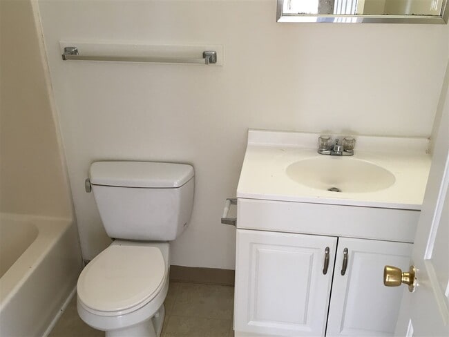 Building Photo - 141 Second St