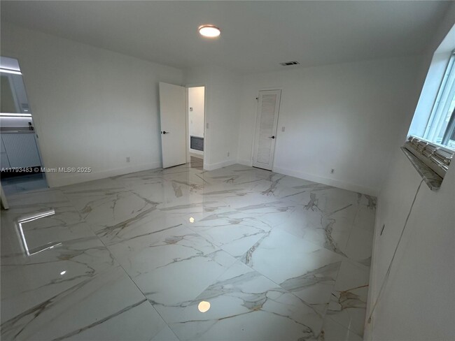 Building Photo - 11751 SW 52nd Ct