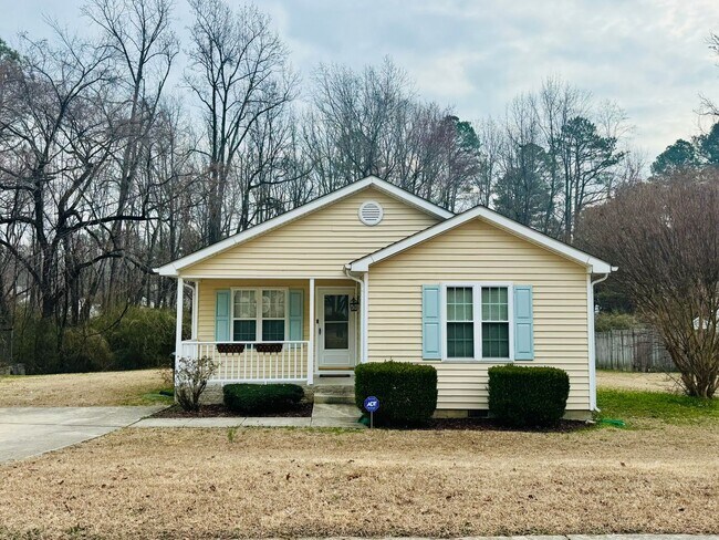 Building Photo - Short term lease available!