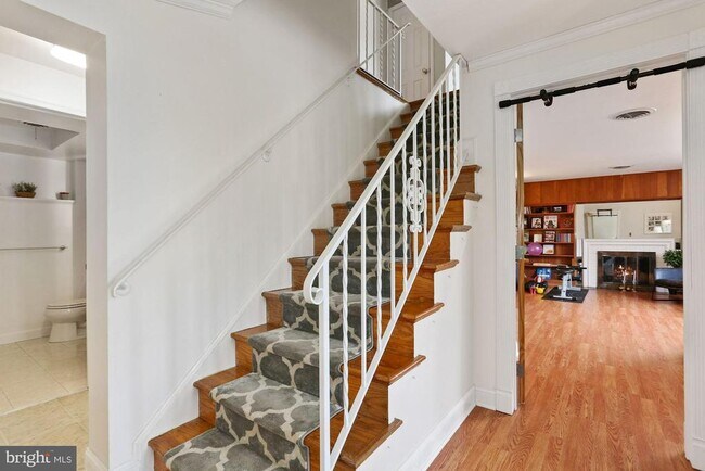 Building Photo - 7029 Old Dominion Dr