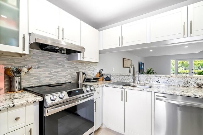 Building Photo - 3745 NE 171 St