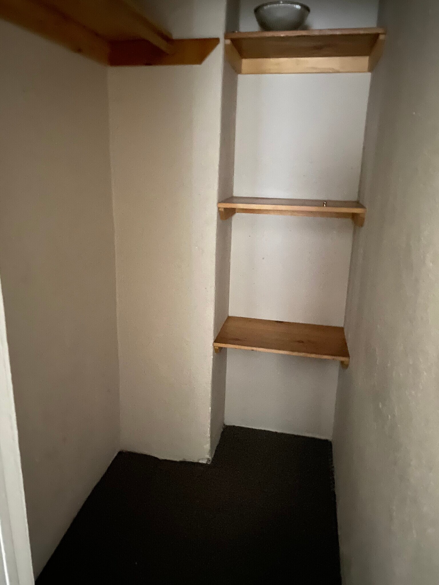 Building Photo - 718 W 55th St