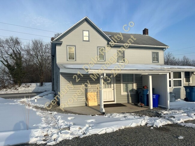 Building Photo - 3 Bedroom, 1 Bath Home in Spring Grove School District with Brand new LVP Flooring