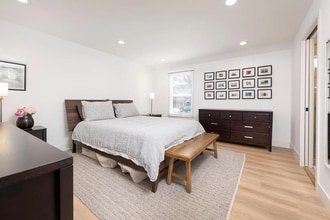 Building Photo - 1326