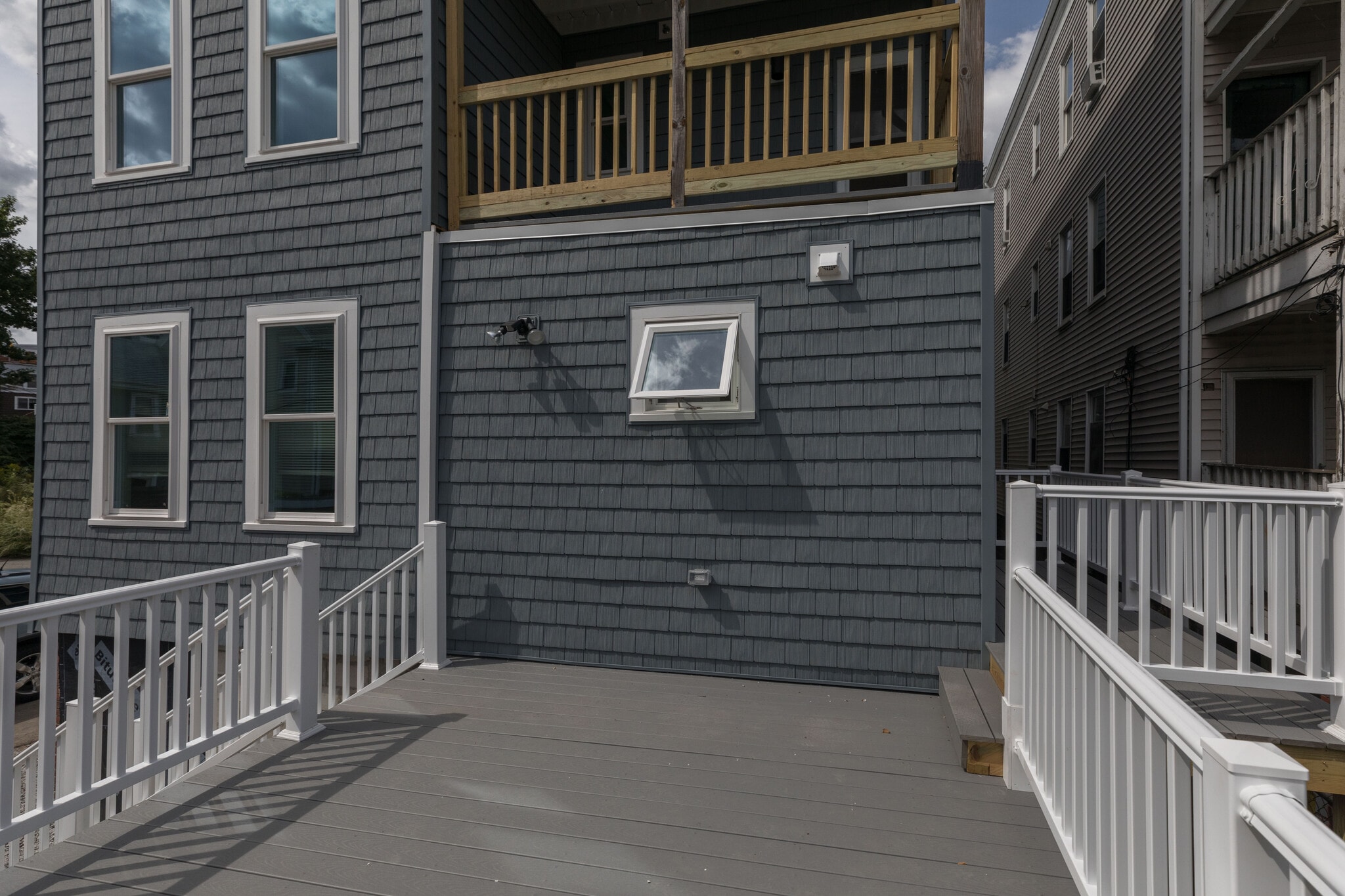 Building Photo - 843 Columbia Rd