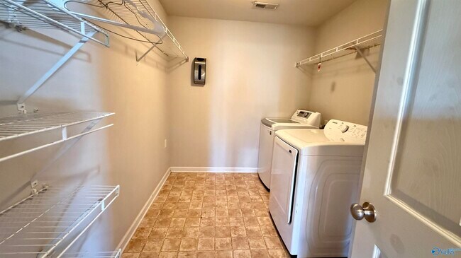 Building Photo - 144 Sagebrook Dr