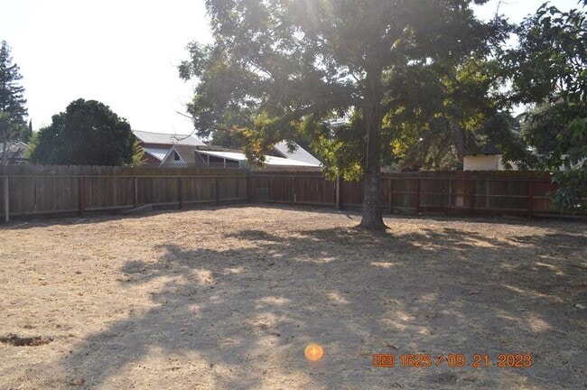 Building Photo - 768 Julian St