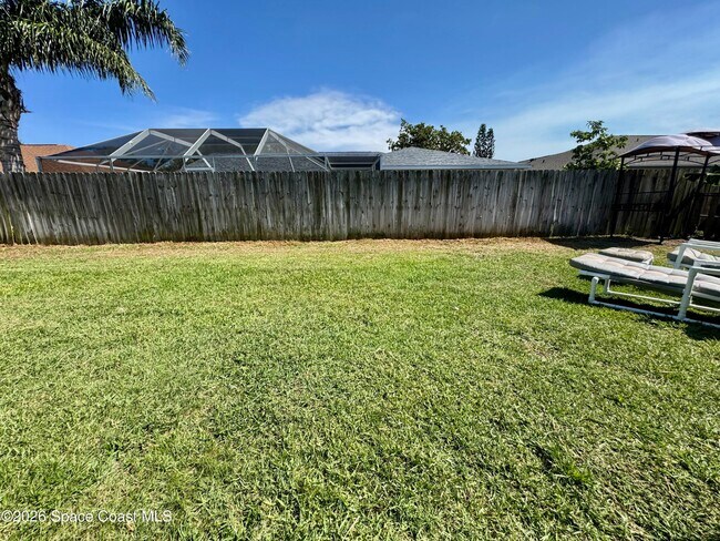 Building Photo - 2065 Thistle Dr