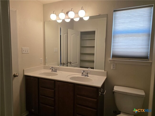 Building Photo - 1119 Lonesome Oak Drive