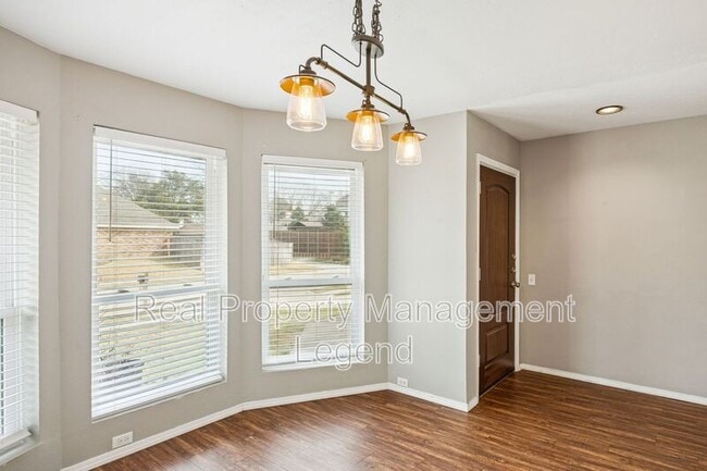 Building Photo - 3740 Racquet Ct