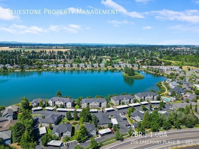 Building Photo - 206 Lakepoint Pl N