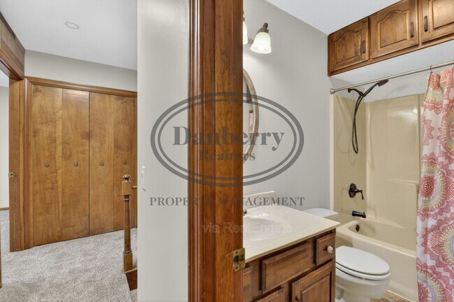 Building Photo - 3018 Gleneagle Dr