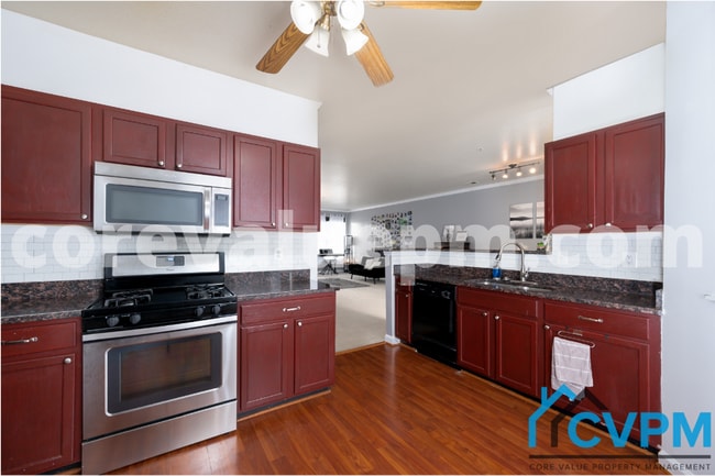 Building Photo - 8638 Willow Leaf Ln
