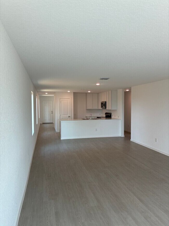 Building Photo - Charming 4 beds 2 baths in San Antonio!