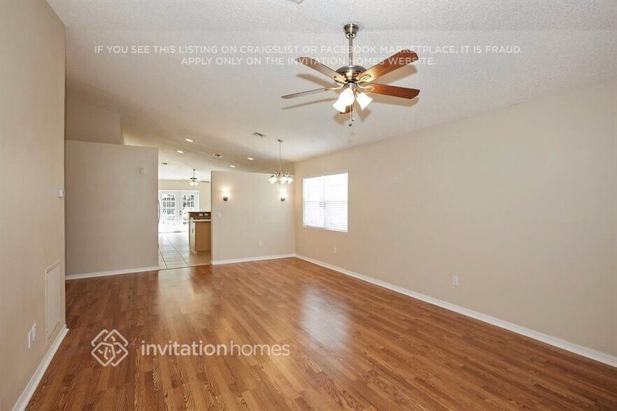 Building Photo - 1041 Park Hill Dr