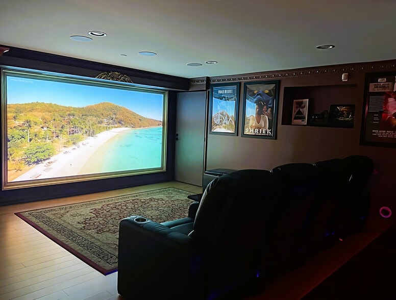 Building Photo - 1331 Roscomare Rd