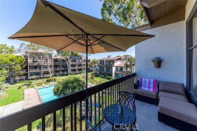 Building Photo - 6315 Marina Pacifica Dr S