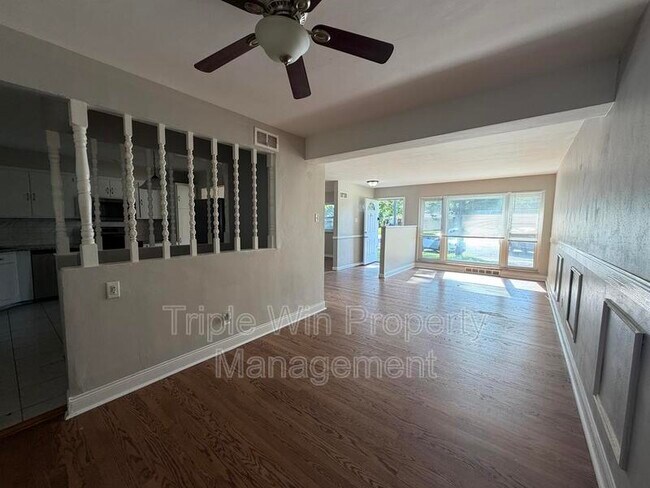 Building Photo - 1570 Mendell Dr