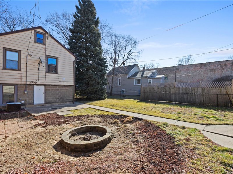 Secluded yard offers serene, tranquility. - 3214 S Throop St
