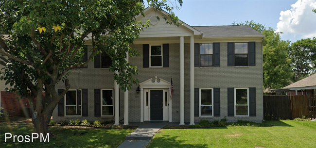 Primary Photo - 5 br, 2.5 bath House - 2117 Summit Dr