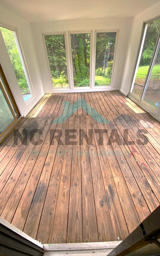 Building Photo - 730 Motor Rd