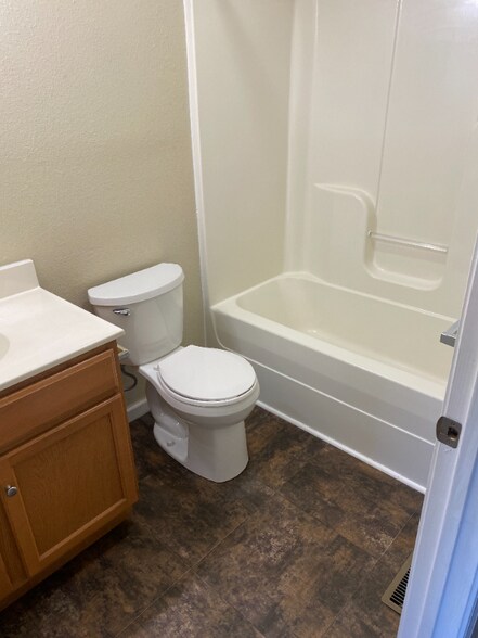 Building Photo - 121 St George Ln