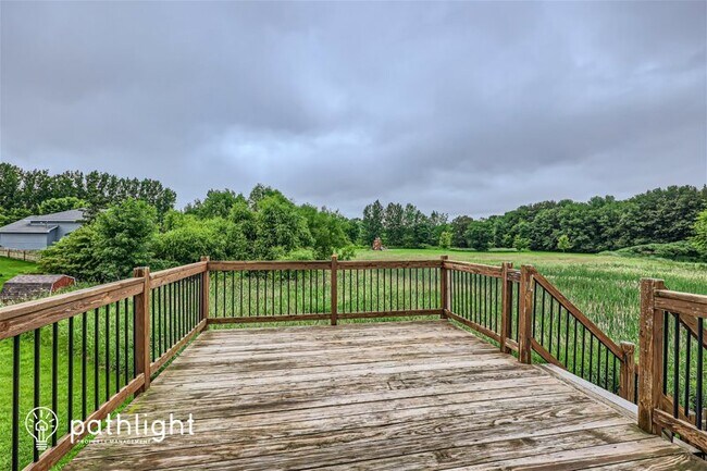 Building Photo - 325 Mindy Ln