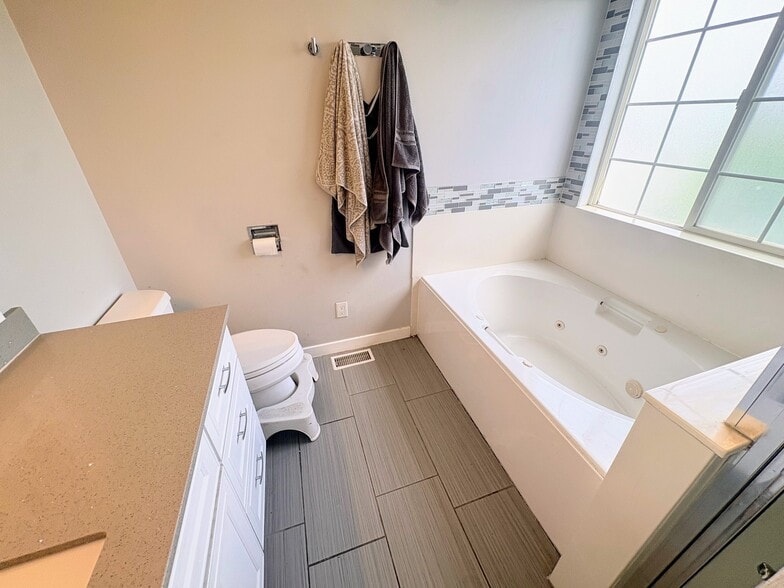 Building Photo - 4955 Thrush Hill Dr