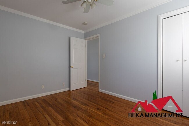 Building Photo - 2 br, 1 bath House - 1350 E Breckenridge St