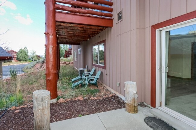 Building Photo - Beautiful 3 Bedroom Home in the Park City ...