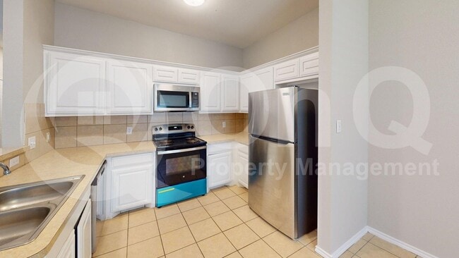 Building Photo - 3263 Wexford Dr