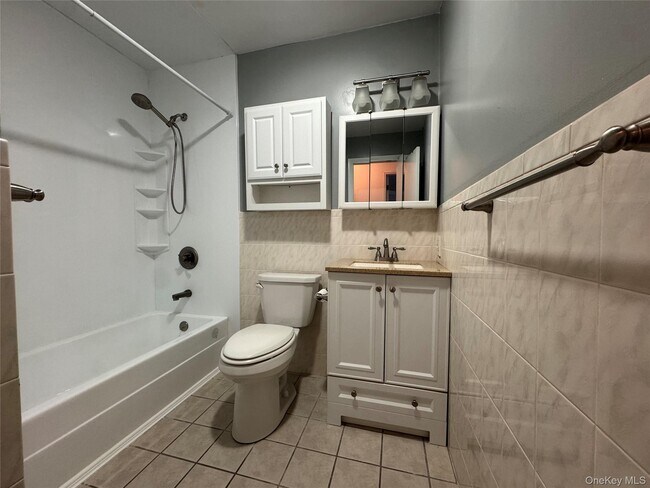 Building Photo - 33 Scarborough Ln