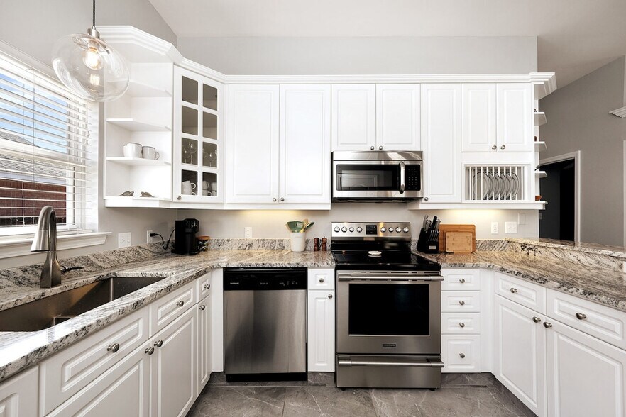 Building Photo - 4618 Windstarr Dr