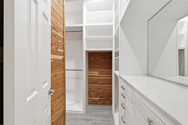 Building Photo - 11507 Del Monte Dr